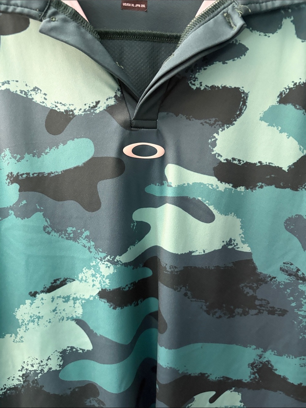 Oakley Men's Teal & Aqua Camo Performance Polo - Picture 2 of 4